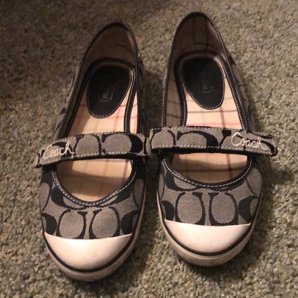 Coach Flats - Picture 1 of 3